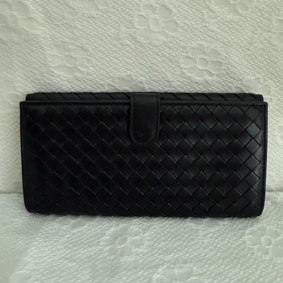 Bottega Veneta Black Intrecciato lambskin long wallet - Picture 4 of 11